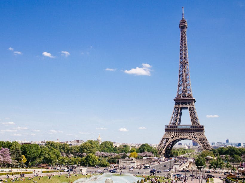 Landskapsvy med Eiffeltornet